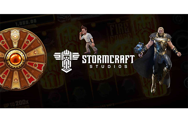 Pemain memenangkan game slot Stormcraft Studios, menunjukkan kegembiraan dan strategi.